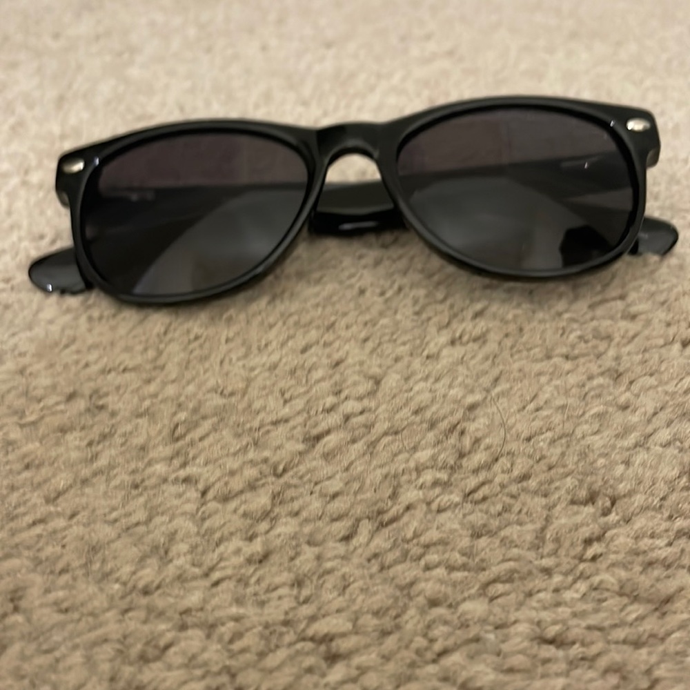 Shiny Black fashion sunglasses